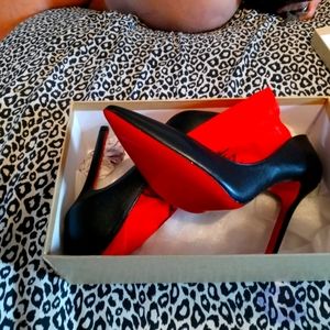 Size euRo39 = size 8 Pumps